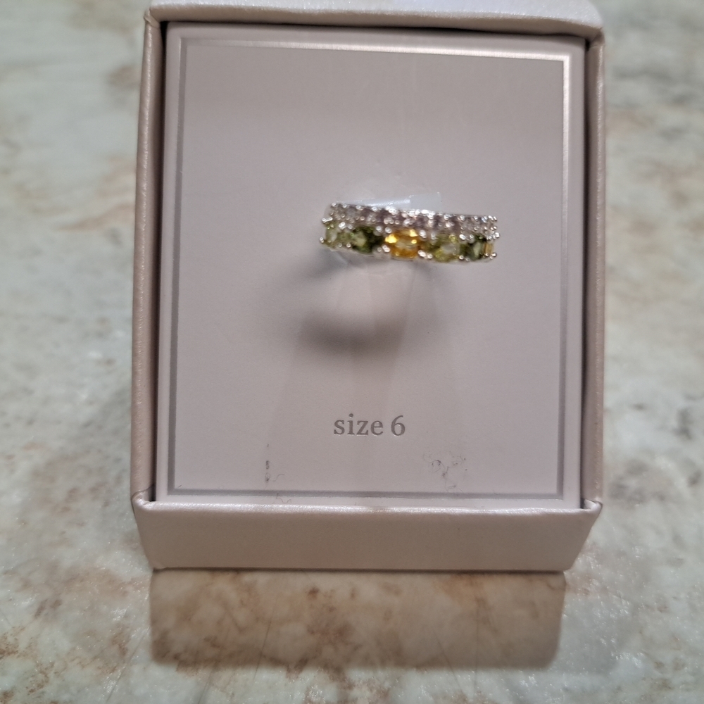 NEW Dillard's Custom Jewelry Ring Sz 6 Greens Yellow Stones - Picture 4 of 4